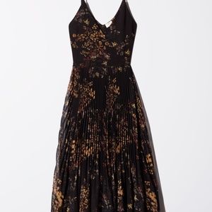 Aritzia Beaune Dress black with flowers